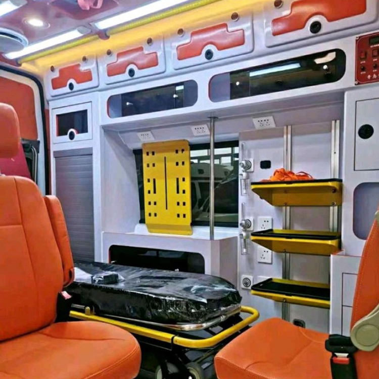 铜鼓长途救护车护送病人租赁价格